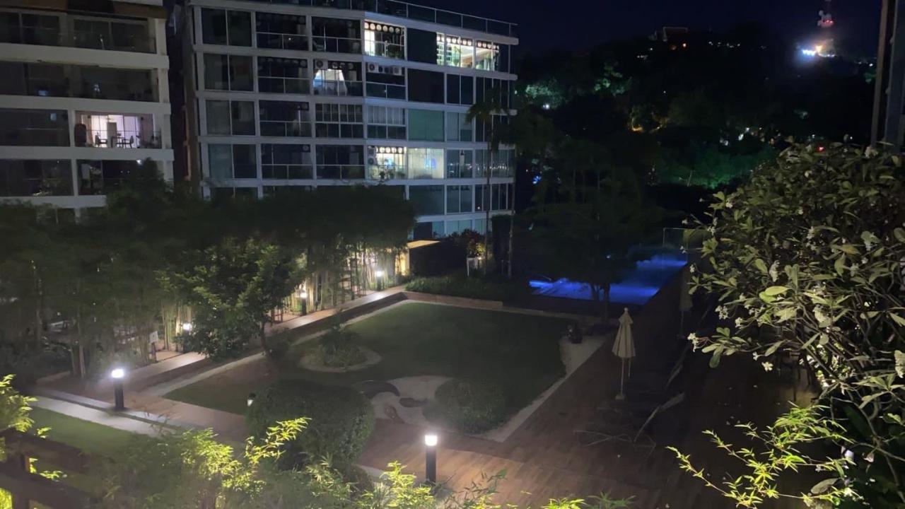 Unixx Condo Pattaya Near Walking Street Buitenkant foto
