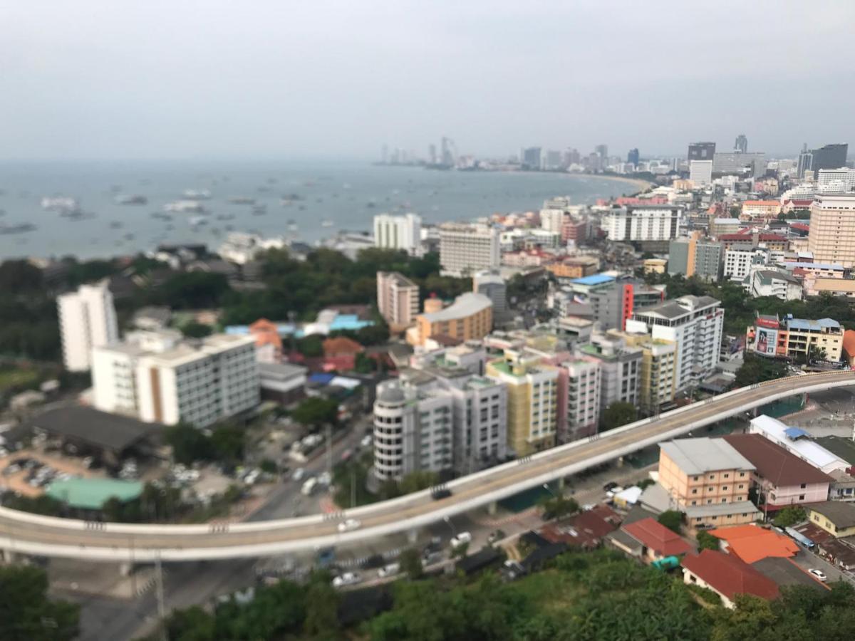 Unixx Condo Pattaya Near Walking Street Buitenkant foto
