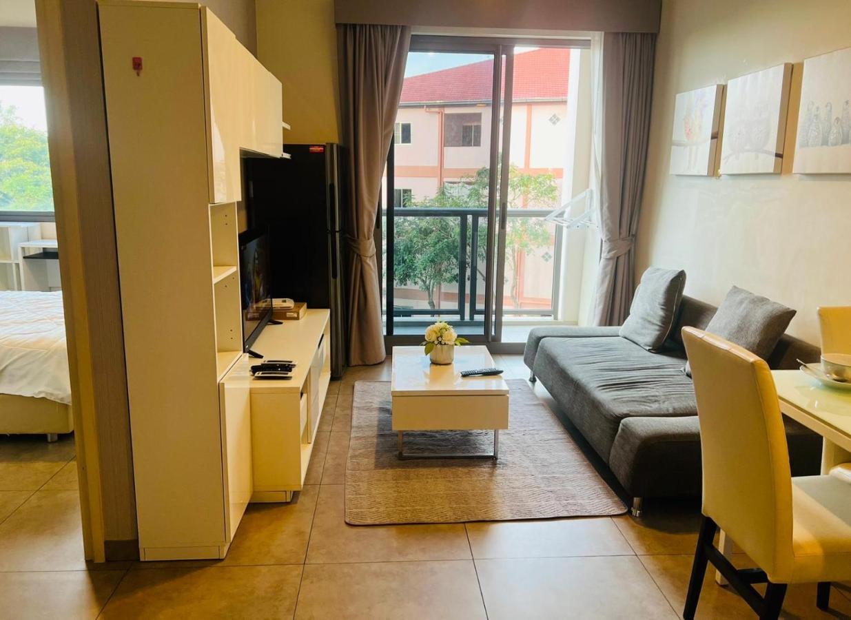 Unixx Condo Pattaya Near Walking Street Buitenkant foto