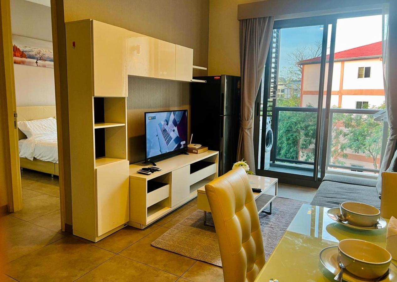 Unixx Condo Pattaya Near Walking Street Buitenkant foto
