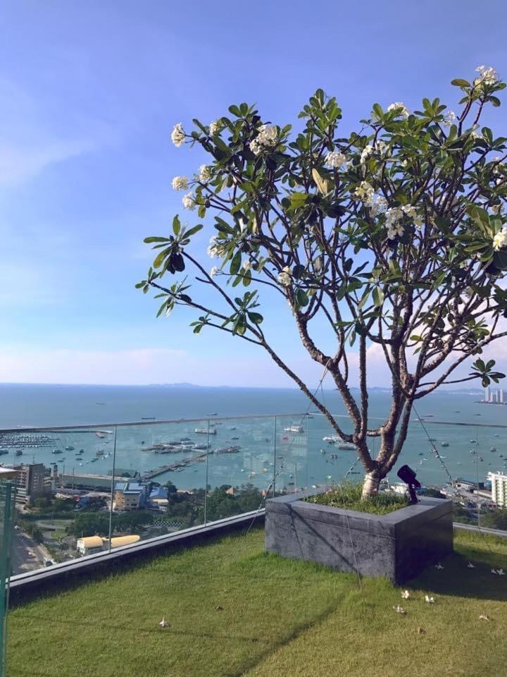 Unixx Condo Pattaya Near Walking Street Buitenkant foto