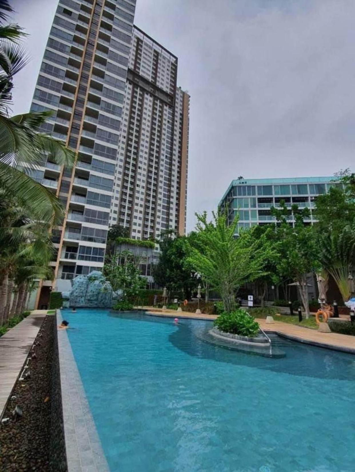Unixx Condo Pattaya Near Walking Street Buitenkant foto
